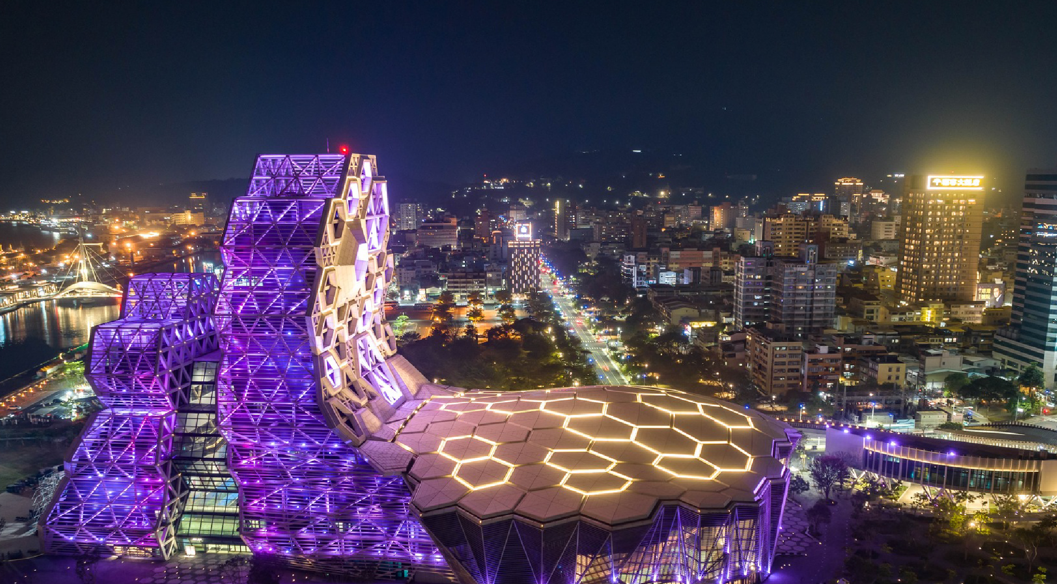 Kaohsiung photo in the evening